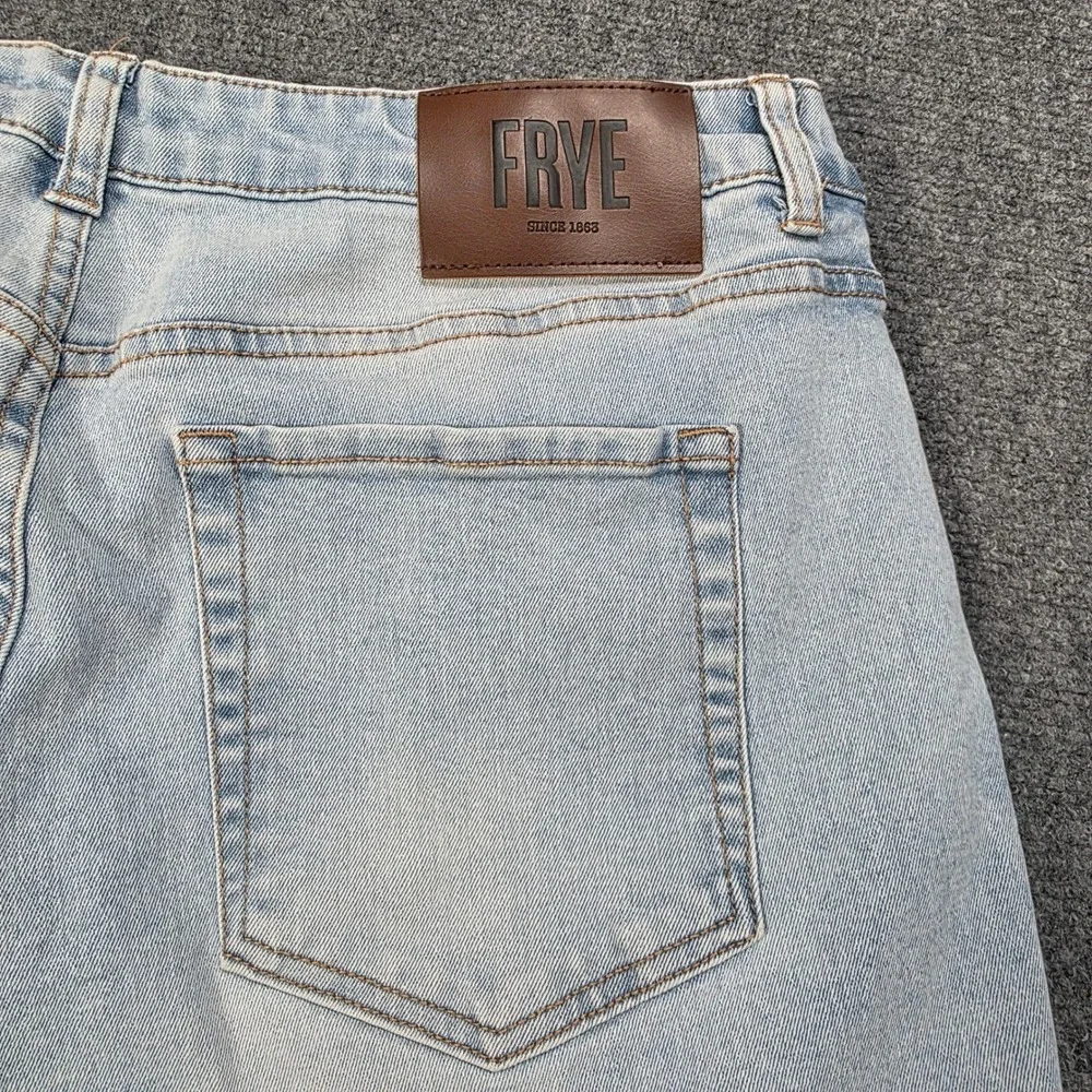 FRYE Light Wash Denim Jeans Womens Size 12/31 Wide Leg Bootcut Cotton Blend